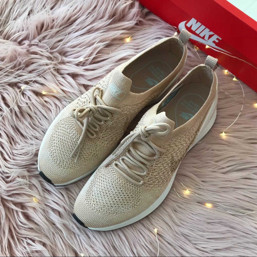Nike mariah flyknit racer sneaker running shoes - Picture 4 of 8